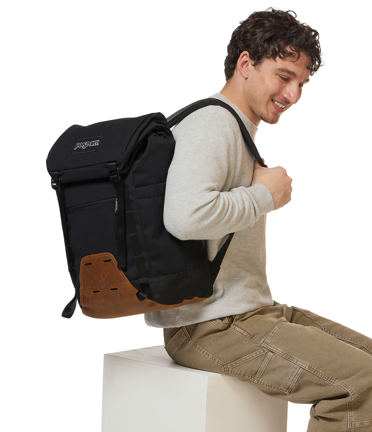 cruiser-rucksack-d3 JS0A86EP008-MODEL.png