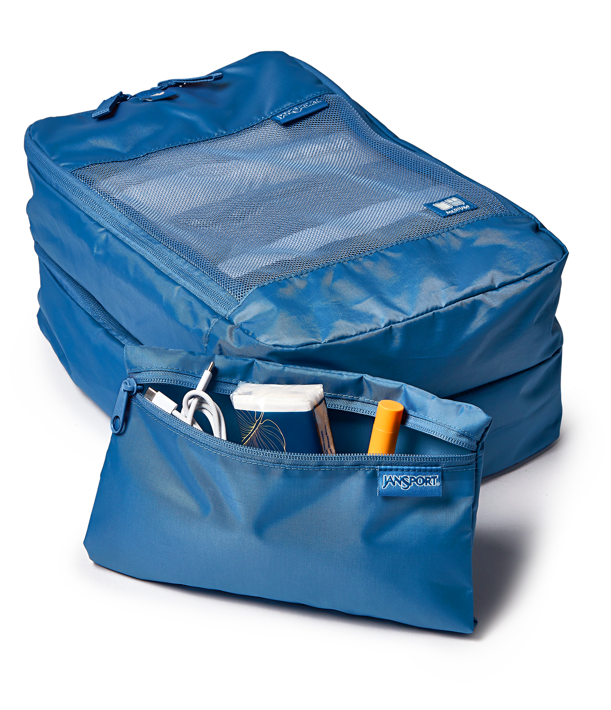 26-checked-luggage-packing-cubes-elemental-blue-set-m0 JS0A86DREW5-DET3.png