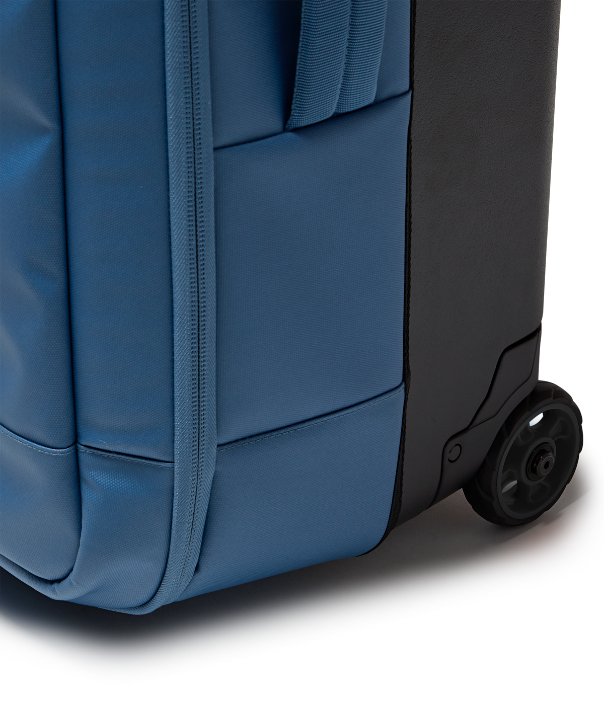 good-latitude-30-rolling-duffel-u1 JS0A86EOEW5-DET4.png