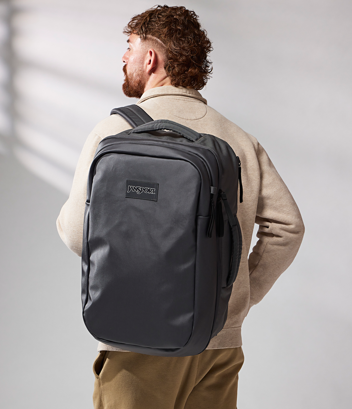 good-latitude-travel-pack-40l-r5 JS0A86EUDMX-MODEL.png