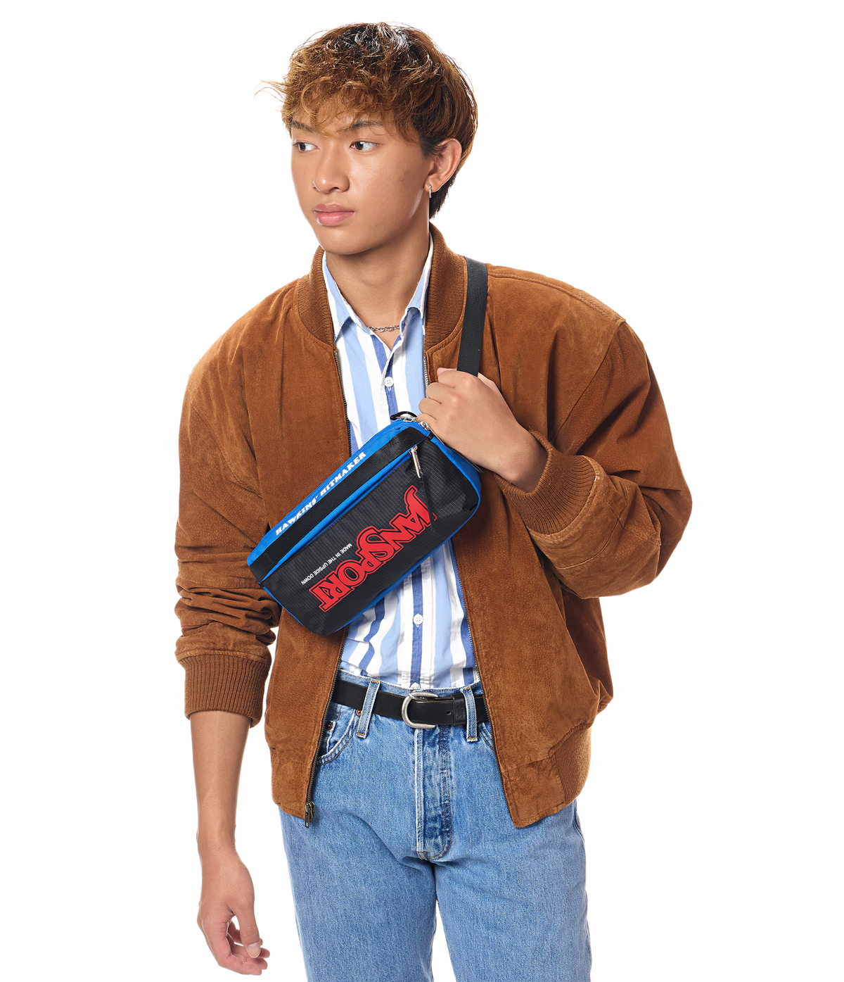 washington-waistpack-squawk-radio-o6 JS0A898CA2S-MODEL.png