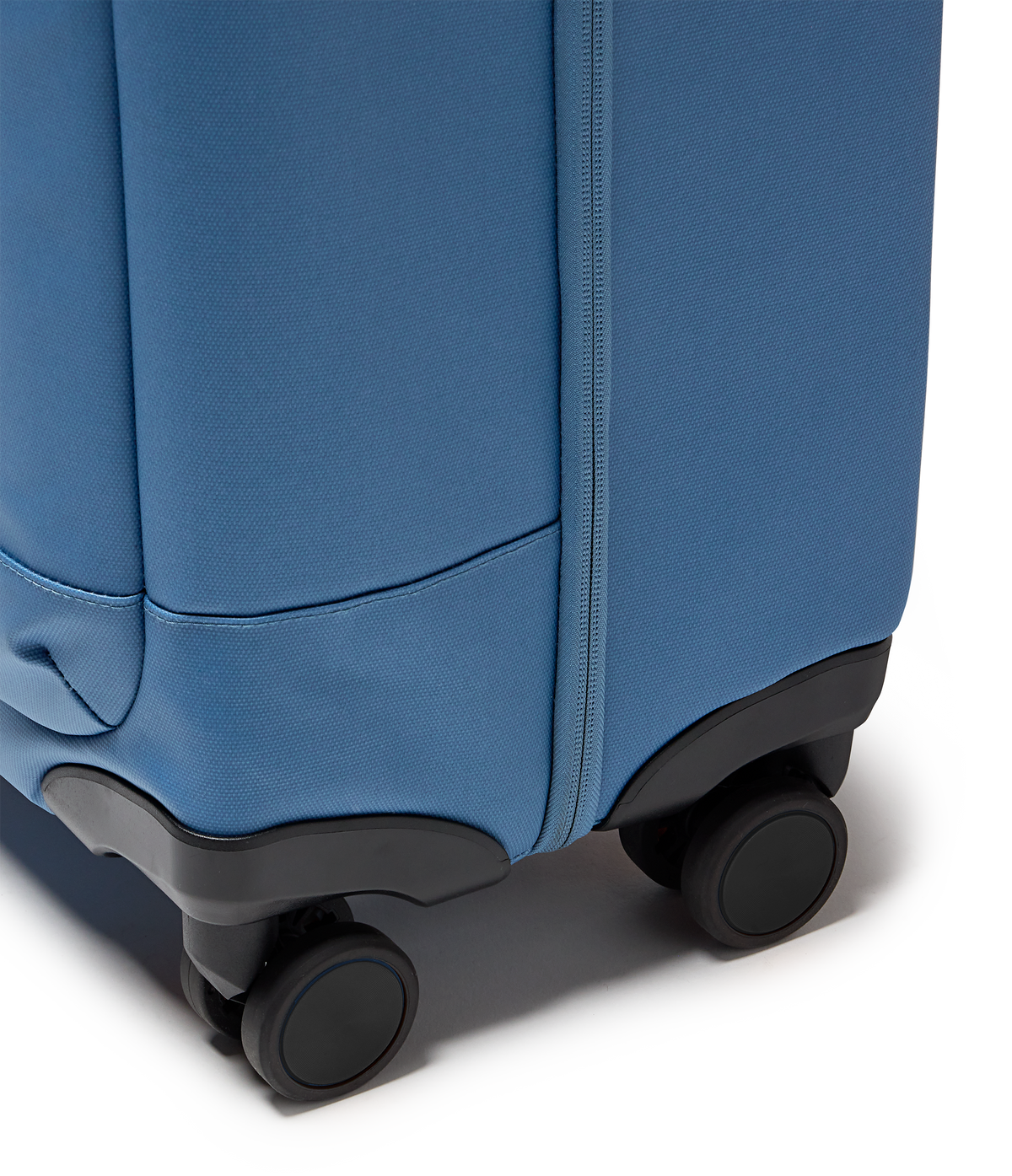 good-latitude-22-carry-on-p4 JS0A8E8BEW5-DET4.png